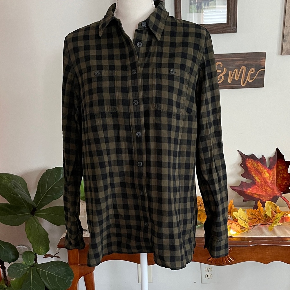 Women’s Duluth Black and Green Plaid Shirt